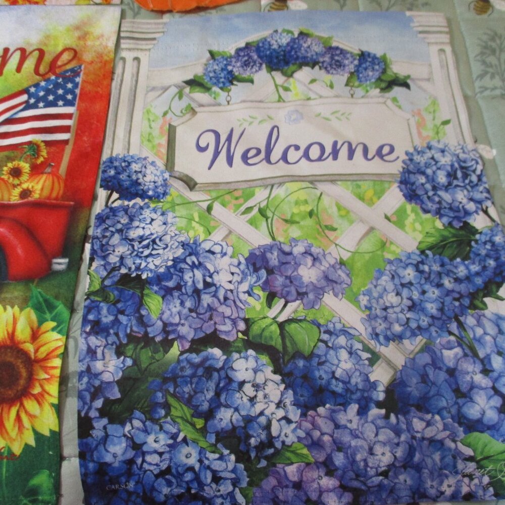 Lot of Four Mini Garden Flags Spring Fall Silk Screened - Picture 5 of 5
